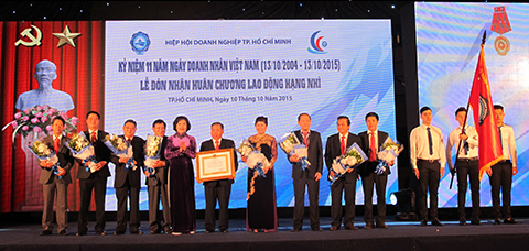 Lễ kỉ niệm 11 năm ngày Doanh nhân Việt Nam và tôn vinh Doanh nghiệp Tiêu biểu TpHCM, Doanh nghiệp địa phương tiêu biểu năm 2015